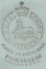 Holland - Royal Sphinx Maastricht Porselein (mark brown)