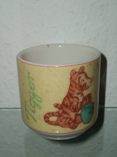 Royal Doulton - Winnie the Pooh (Tigger - 2001 Disney - mark brown)