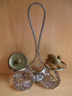 Kabaret metalowy z wk�adami szklanymi