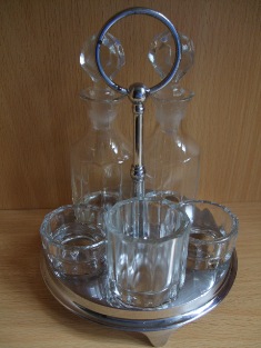 Kabaret metalowy z wk�adami szklanymi