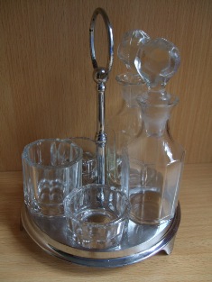 Kabaret metalowy z wk�adami szklanymi