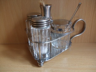 Kabaret metalowy z wk�adami szklanymi